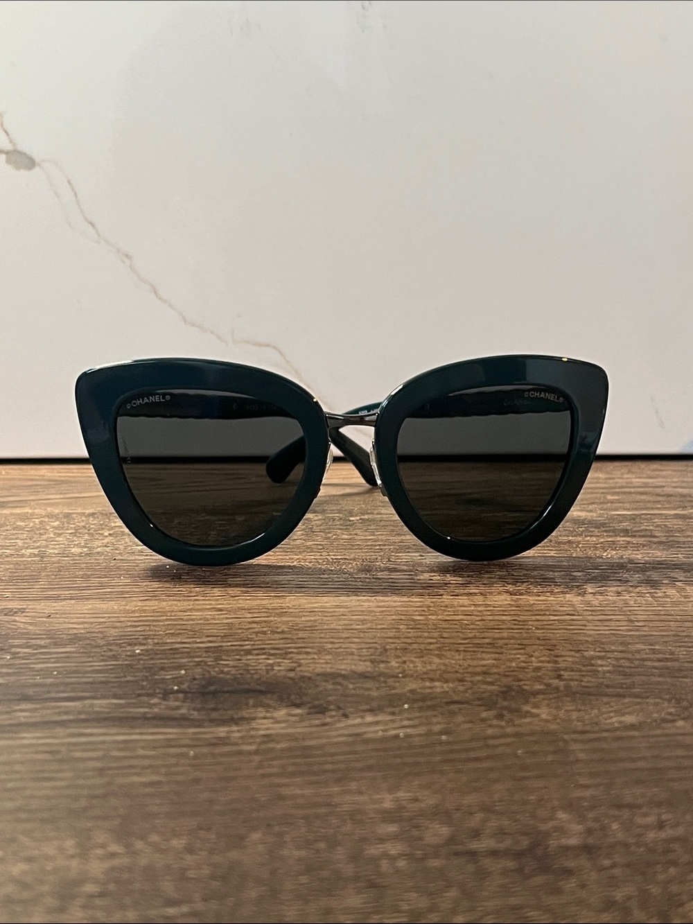 Authentic CHANEL green Sunglasses with quilted temples 5368 c.1459/C0